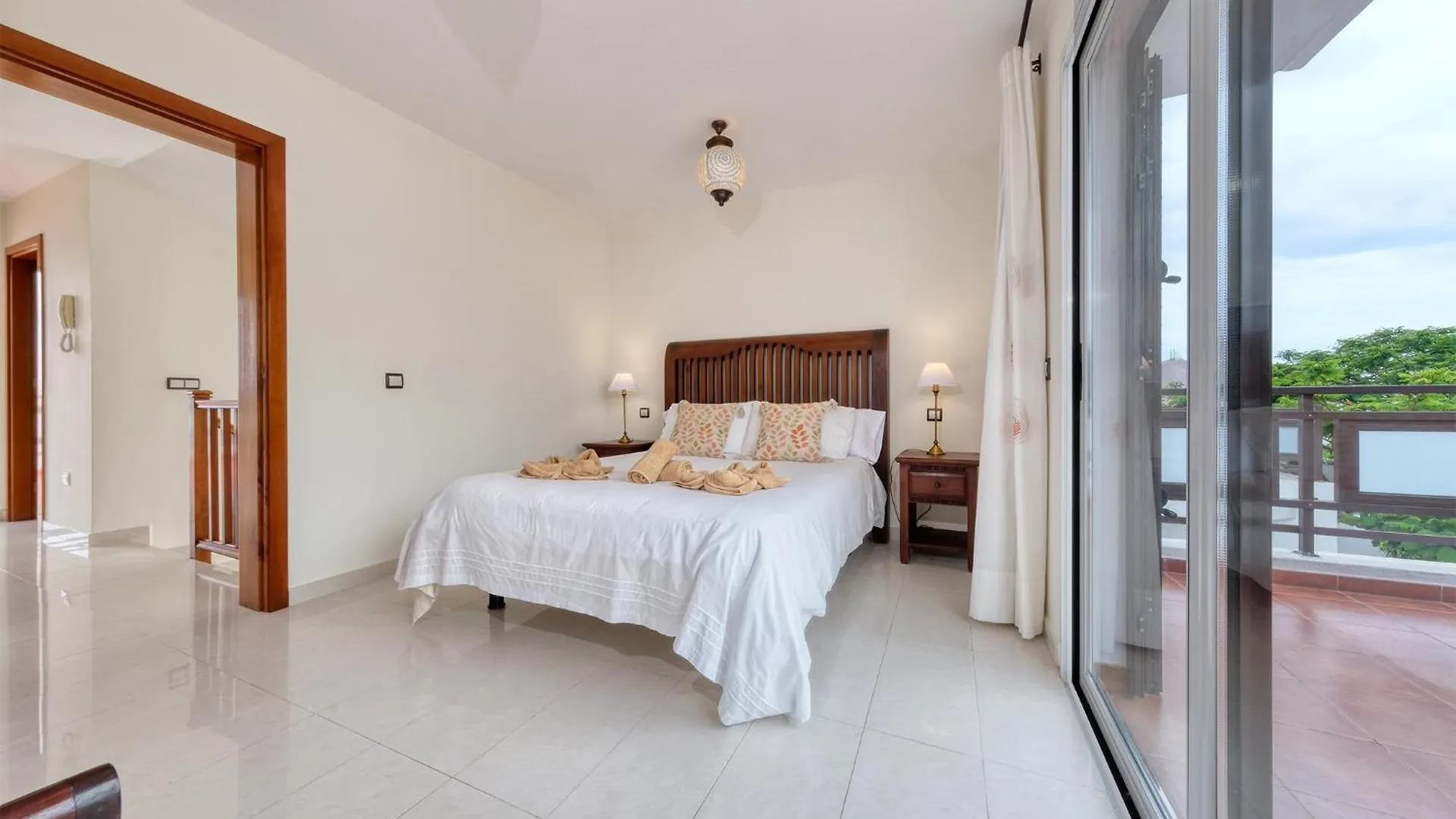 Casa Knala-Tranquila Y Luminosa Villa San Bartolome  Spain